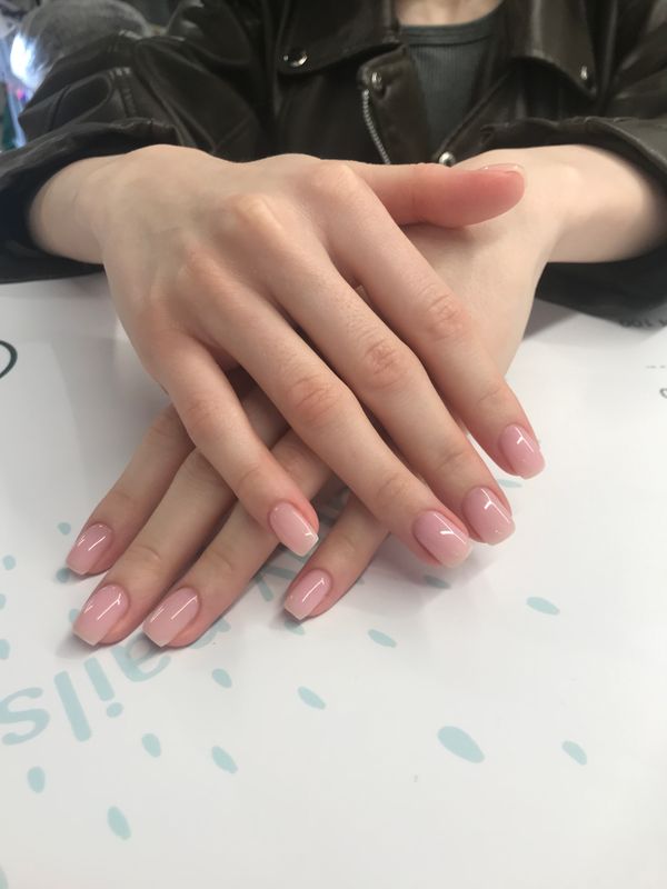 Маникюр, нежно розовый, глянцевый, нюд, однотон, на каждый день, нежный