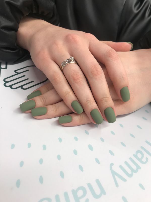 Маникюр, зеленый, матовый, однотон