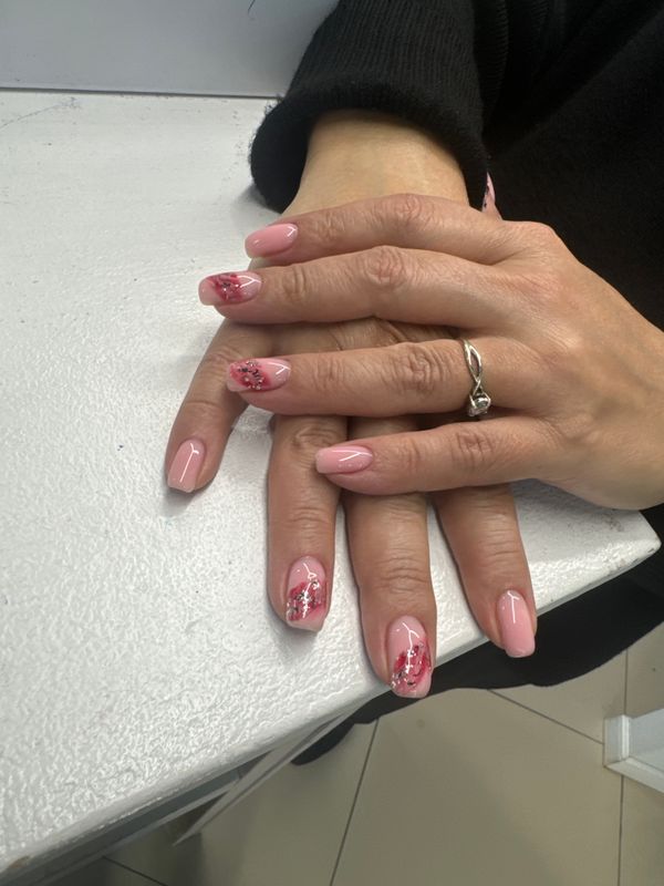 Маникюр, нежно розовый, на каждый день, нежный, глянцевый, дизайн, абстракция, фольга, водный маникюр