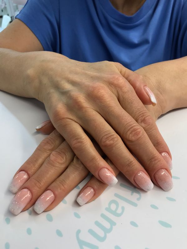 глянцевый, нежно розовый, лак с блестками, Маникюр, нежный, на каждый день, дизайн, Омбре