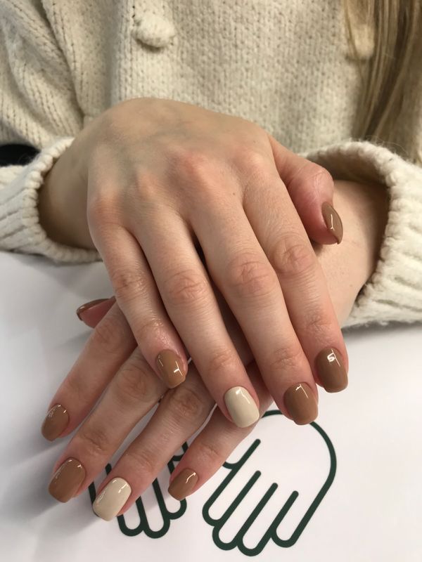 Маникюр, бежевый, комбинированный, на каждый день, глянцевый, нюд