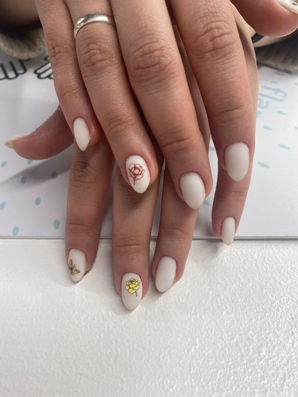 Маникюр, молочный, матовый, дизайн, слайдеры, цветы