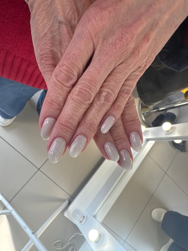 глянцевый, серый, нюд, однотон, лак с блестками, Маникюр, на каждый день