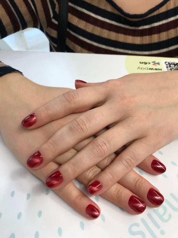 Маникюр, бордовый, глянцевый, кошачий глаз, однотон
