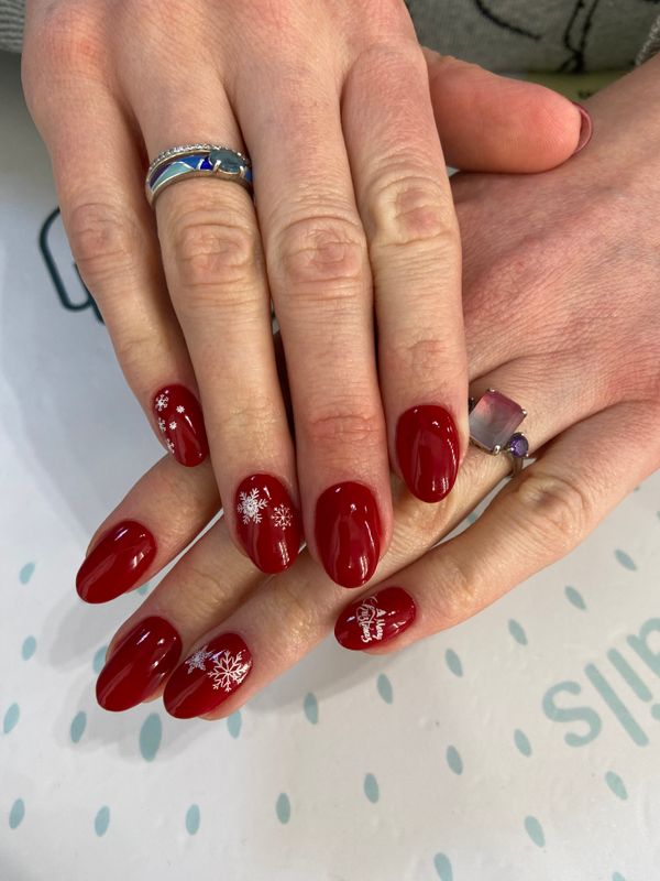 Маникюр, бордовый, глянцевый, дизайн, новогодний, снежинка, merry christmas, надпись