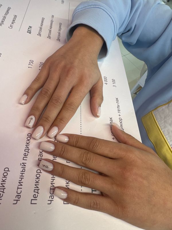 глянцевый, разная длинна, перламутр, лак с блестками, выравнивание толстое, однотон, Маникюр, на каждый день, оригинальный, дизайн, надпись