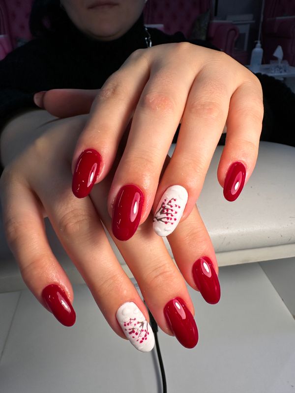 Маникюр, не под кутикулу, бордовый, глянцевый, комбинированный, дизайн, новогодний, матовый, рисунок, рябина, снег