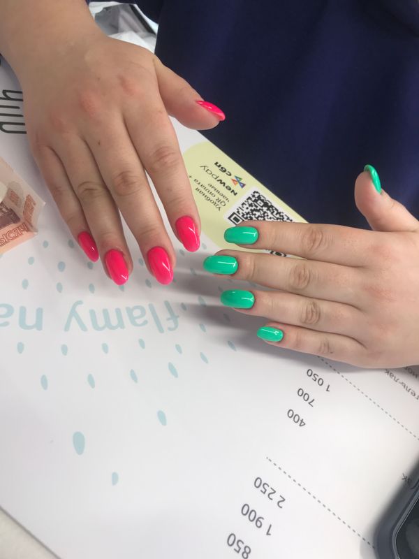 Маникюр, порезы, зеленый, глянцевый, комбинированный