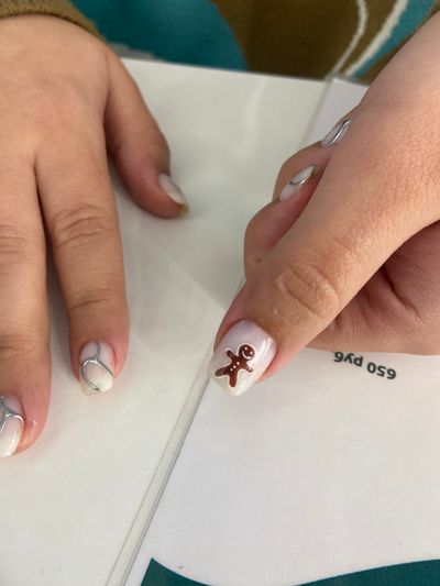 дизайн, глянцевый, новогодний, абстракция, линии, блестки, имбирный мишка, разные цвета, молочный, серебро, коричневый, белый