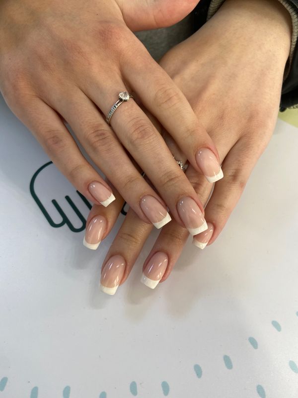 Маникюр, натуральный, глянцевый, дизайн, френч, классический, на каждый день