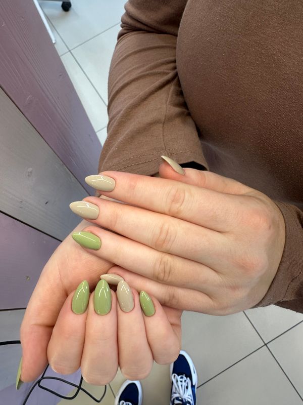 Маникюр, зеленый, глянцевый, комбинированный