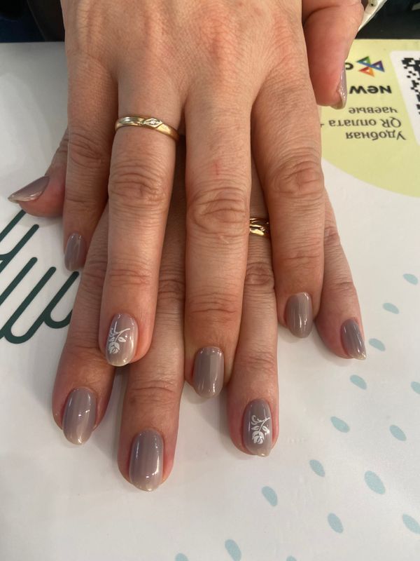 не под кутикулу, серый, Маникюр, разная длинна, на каждый день, глянцевый, дизайн, Стемпинг, цветы, минимализм