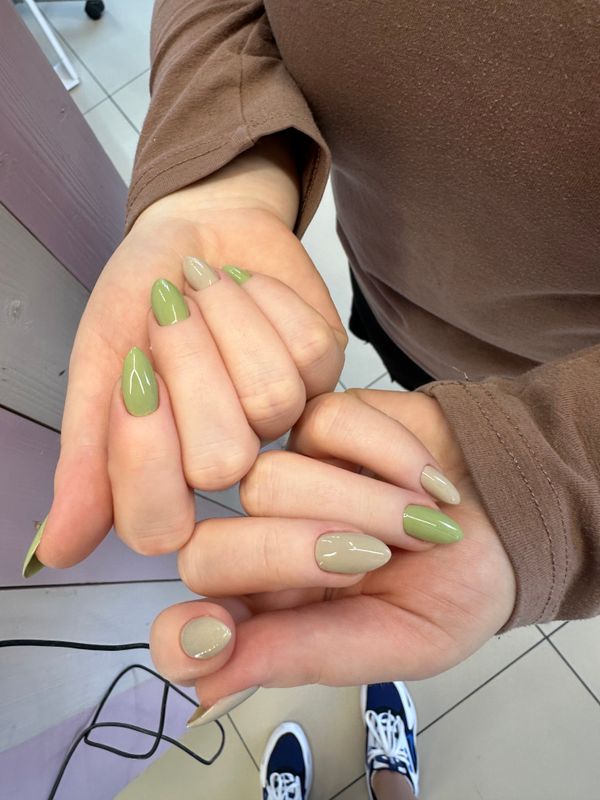 Маникюр, зеленый, глянцевый, комбинированный