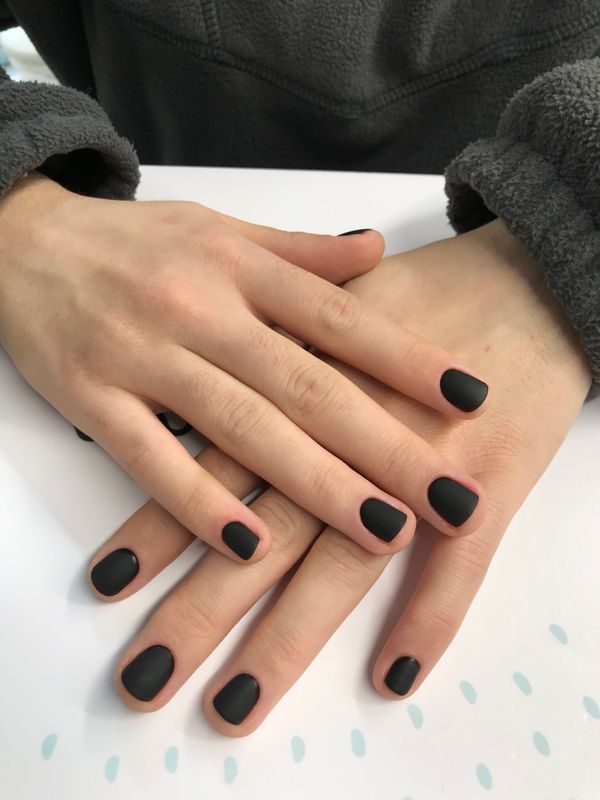 Маникюр, черный, матовый, однотон