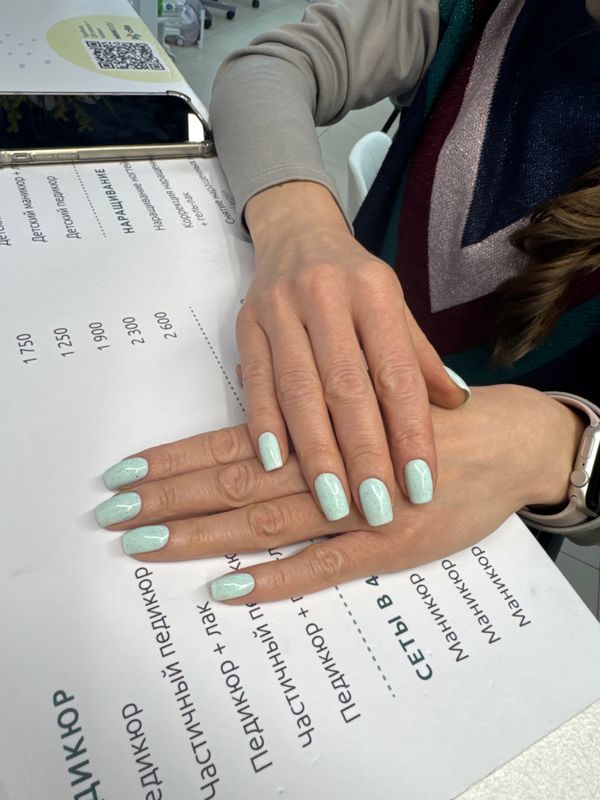 глянцевый, бирюзовый, нюд, однотон, Маникюр, топ в крапинку, на каждый день, нежный