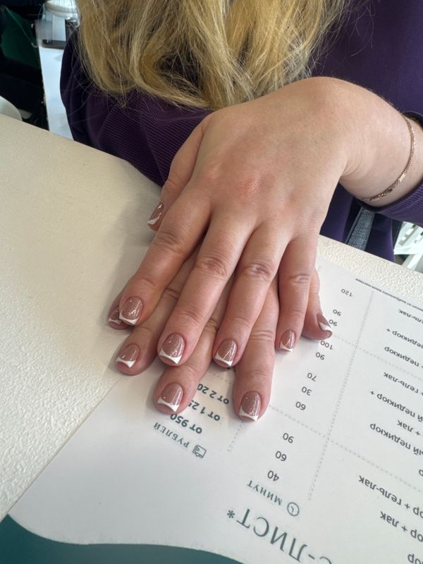 глянцевый, бежевый, лак с блестками, Маникюр, дизайн, френч, классический, на каждый день