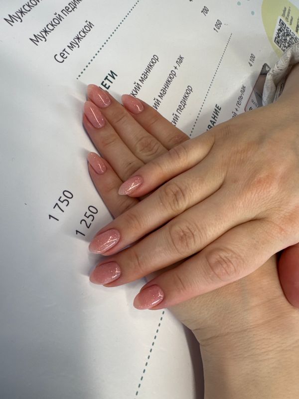 розовый бледный, глянцевый, лак с блестками, однотон, Маникюр, на каждый день, нежный