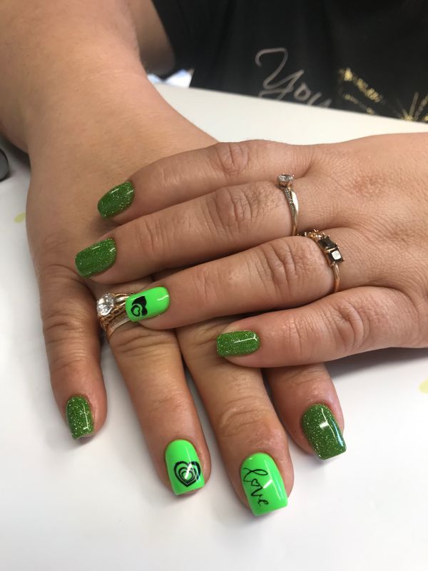 Маникюр, глянцевый, дизайн, сердечки, шиммер, зеленый, комбинированный