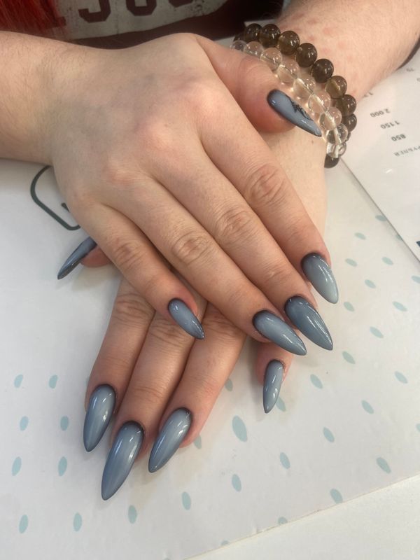 Маникюр, серый, глянцевый, дизайн, лунки, абстракция, рисунок, кисть руки, месяц, оригинальный