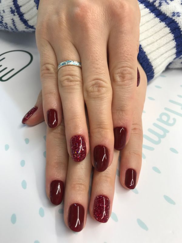 Маникюр, бордовый, глянцевый, комбинированный, лак с блестками