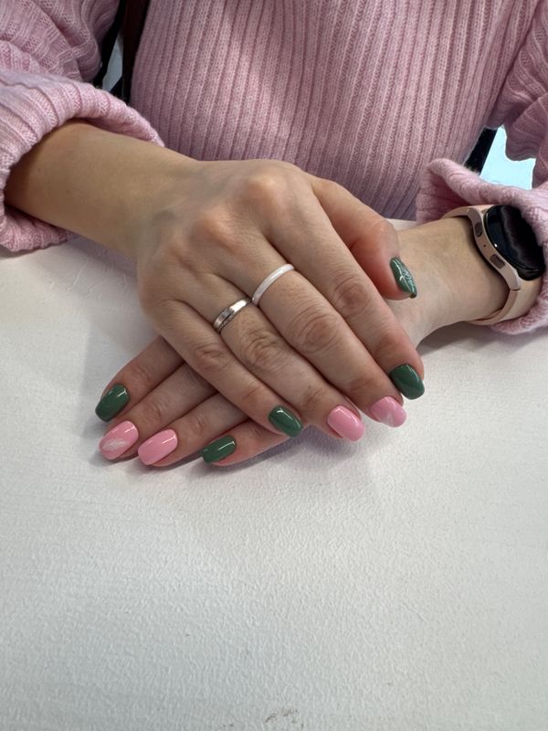 глянцевый, зеленый, Маникюр, комбинированный, дизайн, наклейка, перышко, минимализм