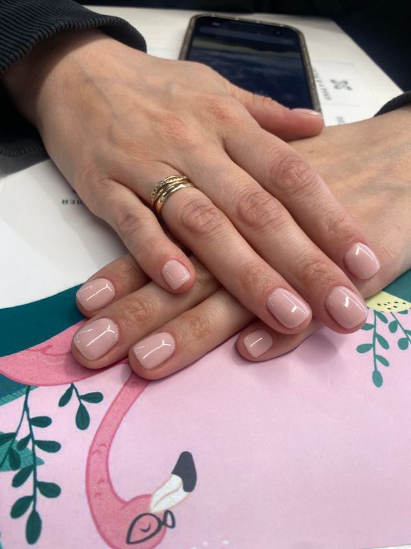 глянцевый, пудровый, нюд, однотон, Маникюр, на каждый день, нежный