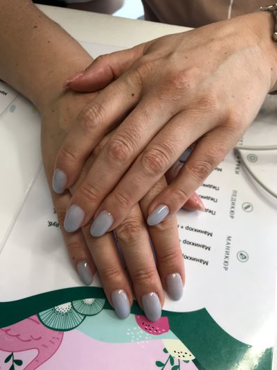 Маникюр, глянцевый, глиттер, нюд, однотон, серый, светлый