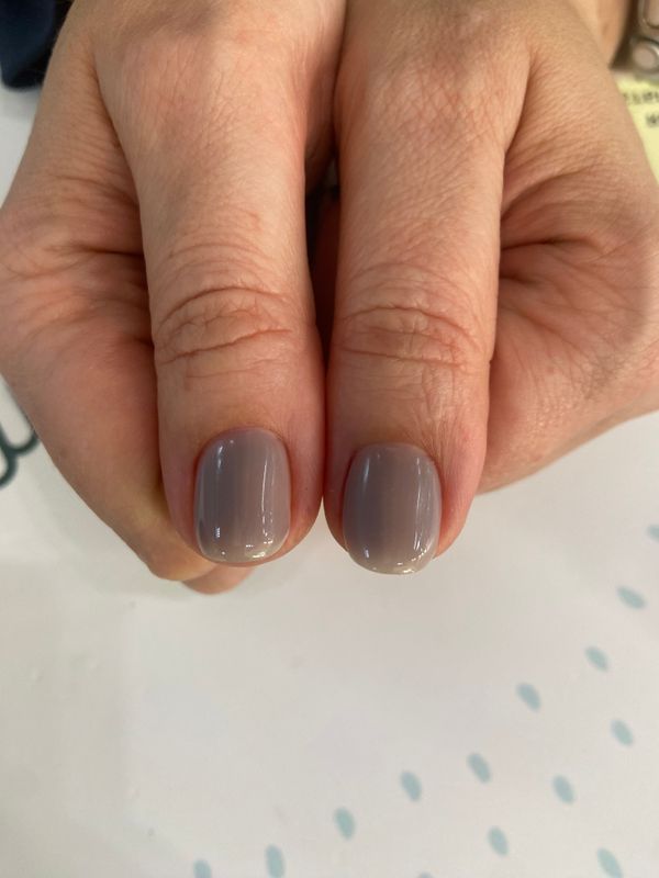 не под кутикулу, серый, Маникюр, разная длинна, на каждый день, глянцевый, дизайн, Стемпинг, цветы, минимализм