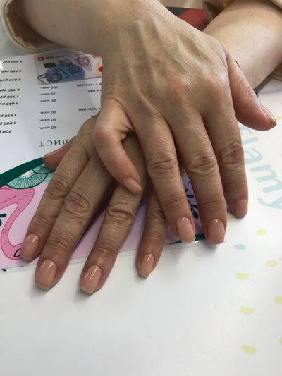 Маникюр, глянцевый, нюд, однотон, бежевый, светлый, камуфляж