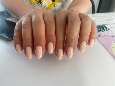 Маникюр, глянцевый, нюд, однотон, светлый, бежевый