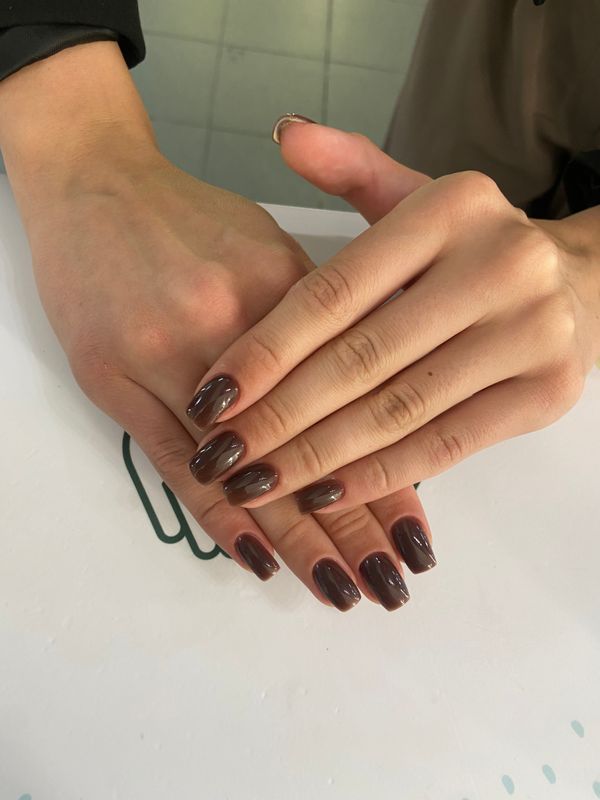 Маникюр, выравнивание толстое, темный шоколад, глянцевый, однотон