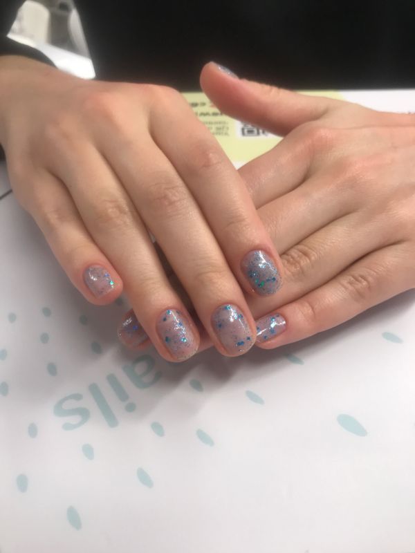 Маникюр, прозрачный, глянцевый, комбинированный, лак с блестками