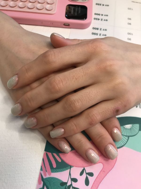 глянцевый, перламутр, лак с блестками, однотон, Маникюр, на каждый день, нежный