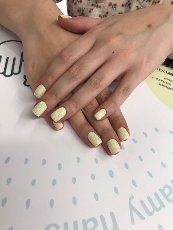 Маникюр, желтый, на каждый день, топ в крапинку, глянцевый, однотон