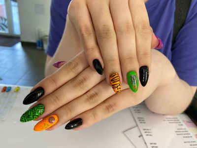 Маникюр, дизайн, глянцевый, абстракция, разные цвета, оранжевый, черный, зеленый, комбинированный
