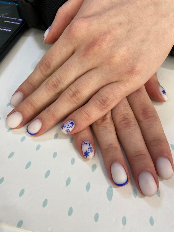 Маникюр, молочная база, глянцевый, комбинированный, дизайн, новогодний, снежинка, френч