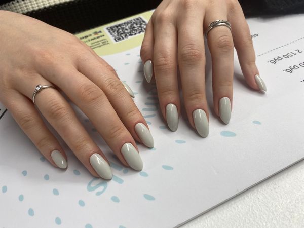 Маникюр, серый, глянцевый, нюд, однотон, на каждый день