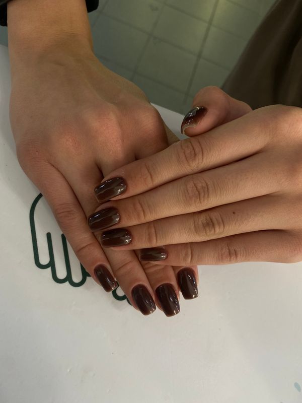 Маникюр, выравнивание толстое, темный шоколад, глянцевый, однотон