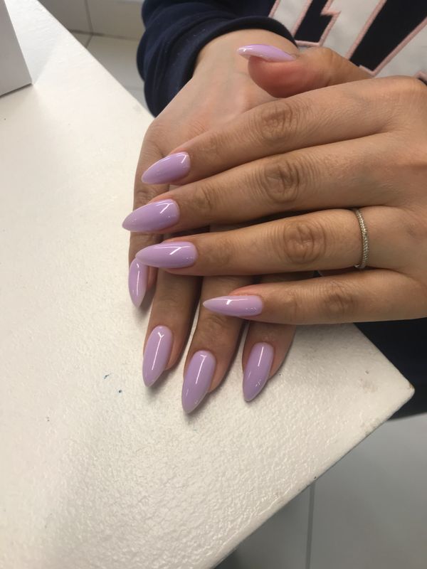 Маникюр, сиреневый, глянцевый, нюд, однотон, на каждый день, нежный