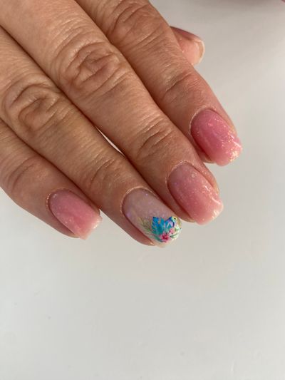 Маникюр, глянцевый, дизайн, шиммер, слайдеры, цветы, попугай, разные цвета, розовый бледный, прозрачный, камуфляж, комбинированный