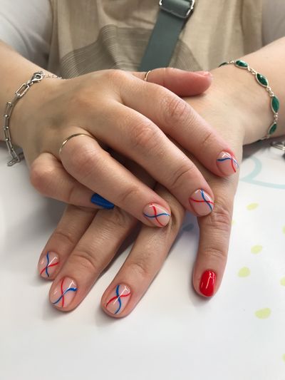 Маникюр, дизайн, глянцевый, абстракция, линии, красный, натуральный, прозрачный, камуфляж, синий
