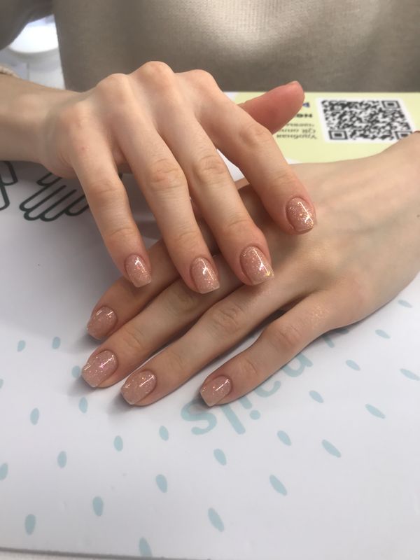 Маникюр, прозрачный, шиммер, глянцевый, нюд