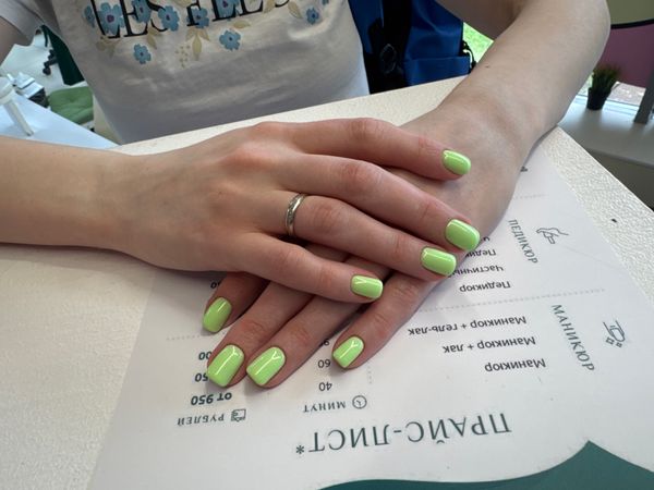 глянцевый, салатовый, нюд, однотон, Маникюр, на каждый день, нежный