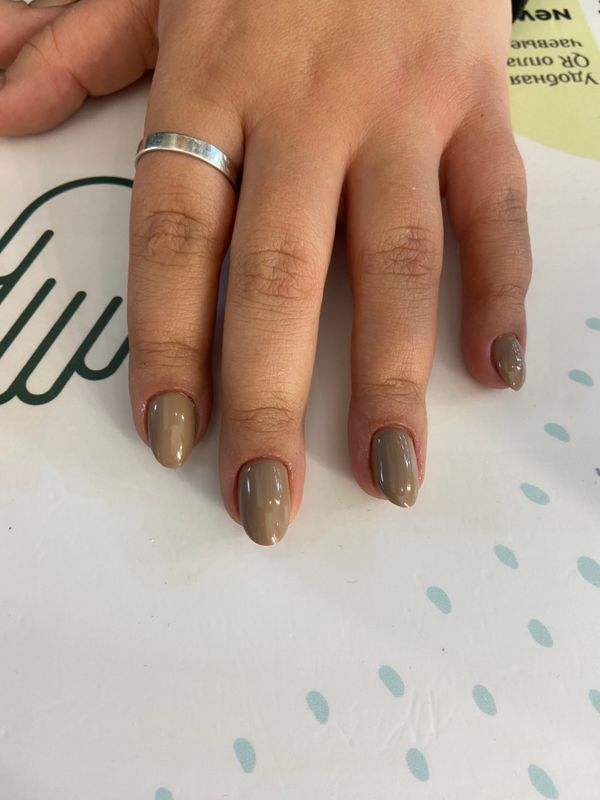 разная длинна/форма, Маникюр, бежевый, на каждый день, глянцевый, нюд, однотон