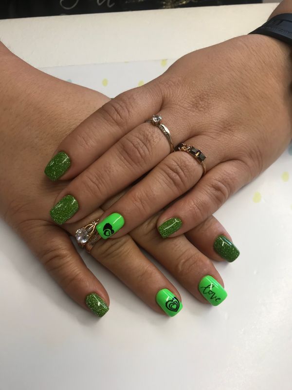 Маникюр, глянцевый, дизайн, сердечки, шиммер, зеленый, комбинированный