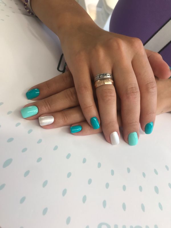 Маникюр, бирюзовый, комбинированный, на каждый день, глянцевый, нюд