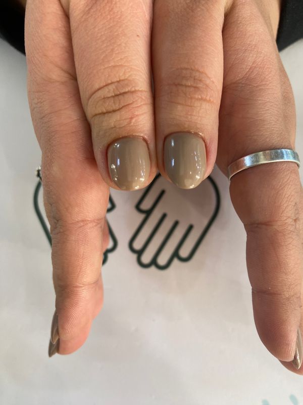 разная длинна/форма, Маникюр, бежевый, на каждый день, глянцевый, нюд, однотон