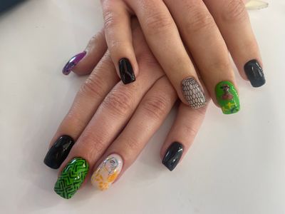 Маникюр, дизайн, глянцевый, абстракция, Стемпинг, разные цвета, серый, черный, зеленый, фиолетовый, комбинированный