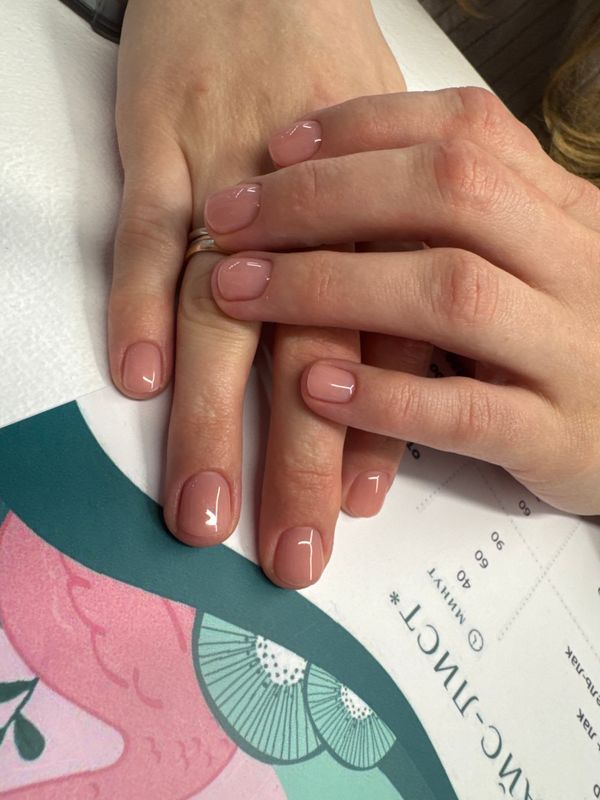 глянцевый, пудровый, нюд, однотон, Маникюр, на каждый день, нежный