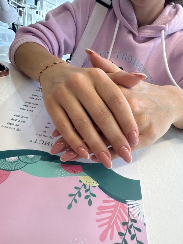 глянцевый, бежевый, однотон, нюд, Маникюр, на каждый день, нежный, дизайн, френч, классический